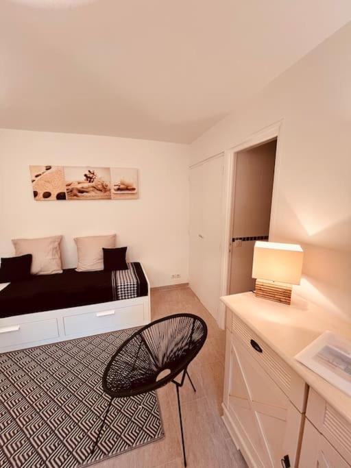 Studio Jardin Privatif 300M De La Plage Sainte-Maxime Exterior foto