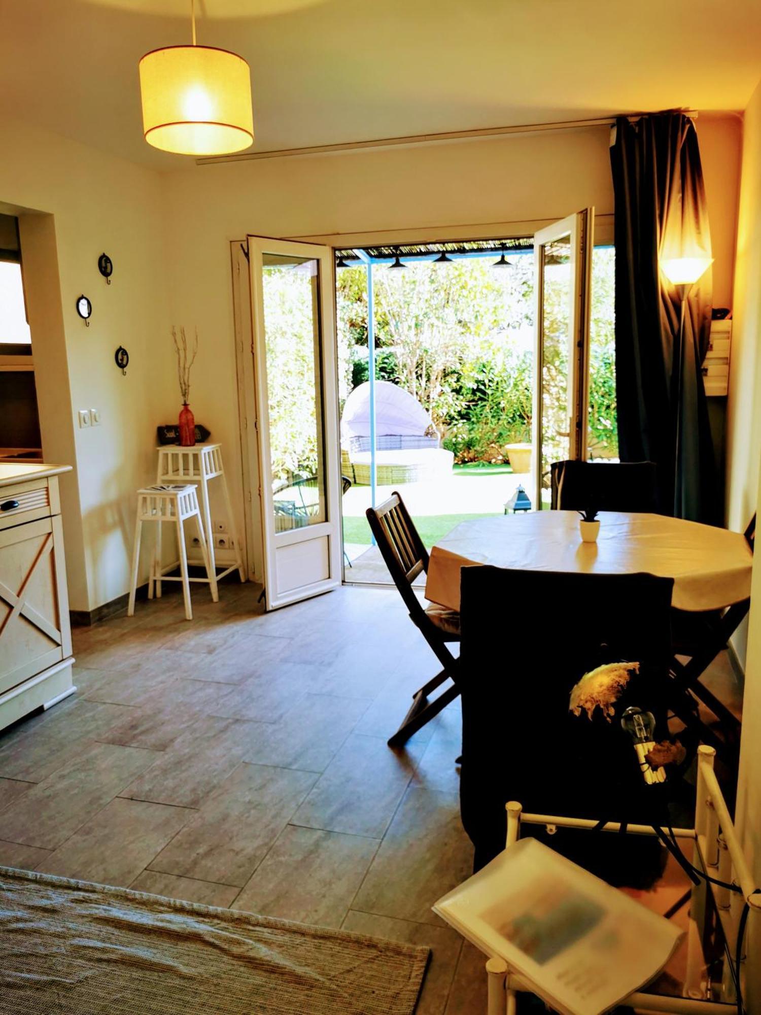 Studio Jardin Privatif 300M De La Plage Sainte-Maxime Exterior foto